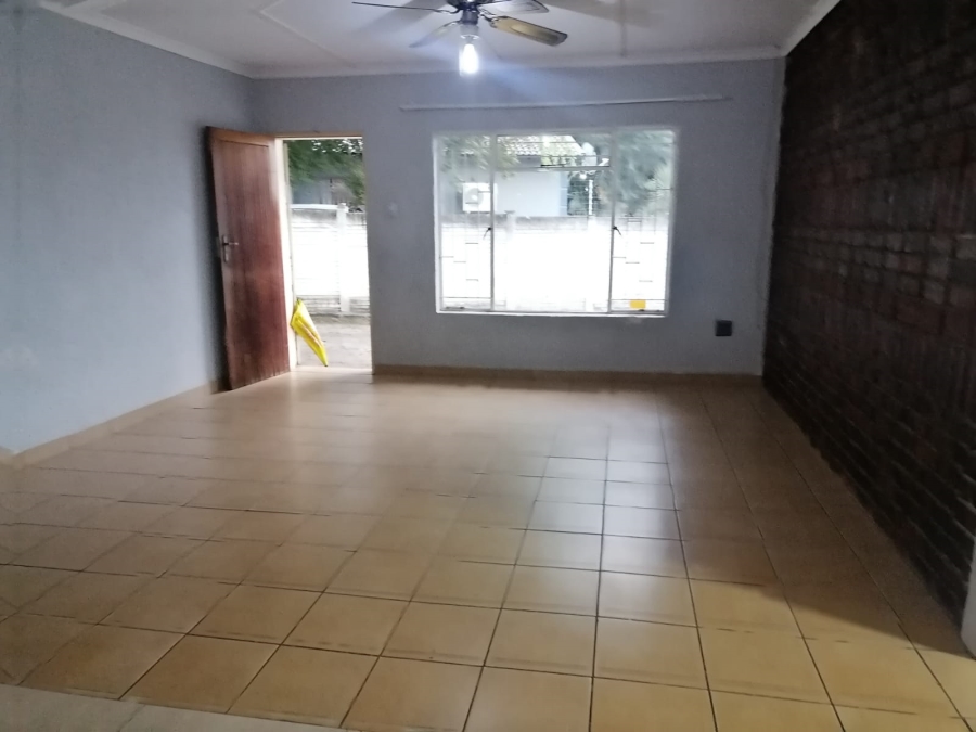 4 Bedroom Property for Sale in Geelhoutpark North West